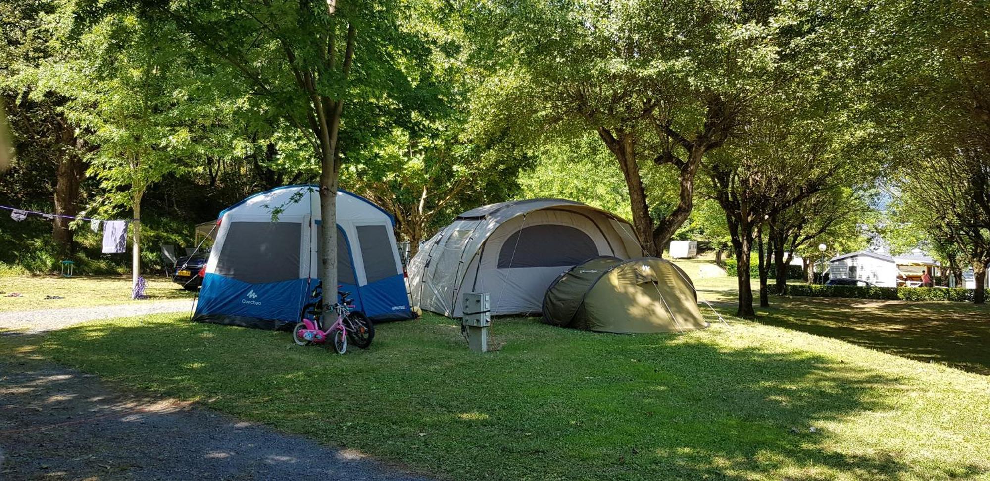 Camping Familial - Parc Aquatique - Grande Aire De Jeux A La Montagne Agos-Vidalos Eksteriør bilde